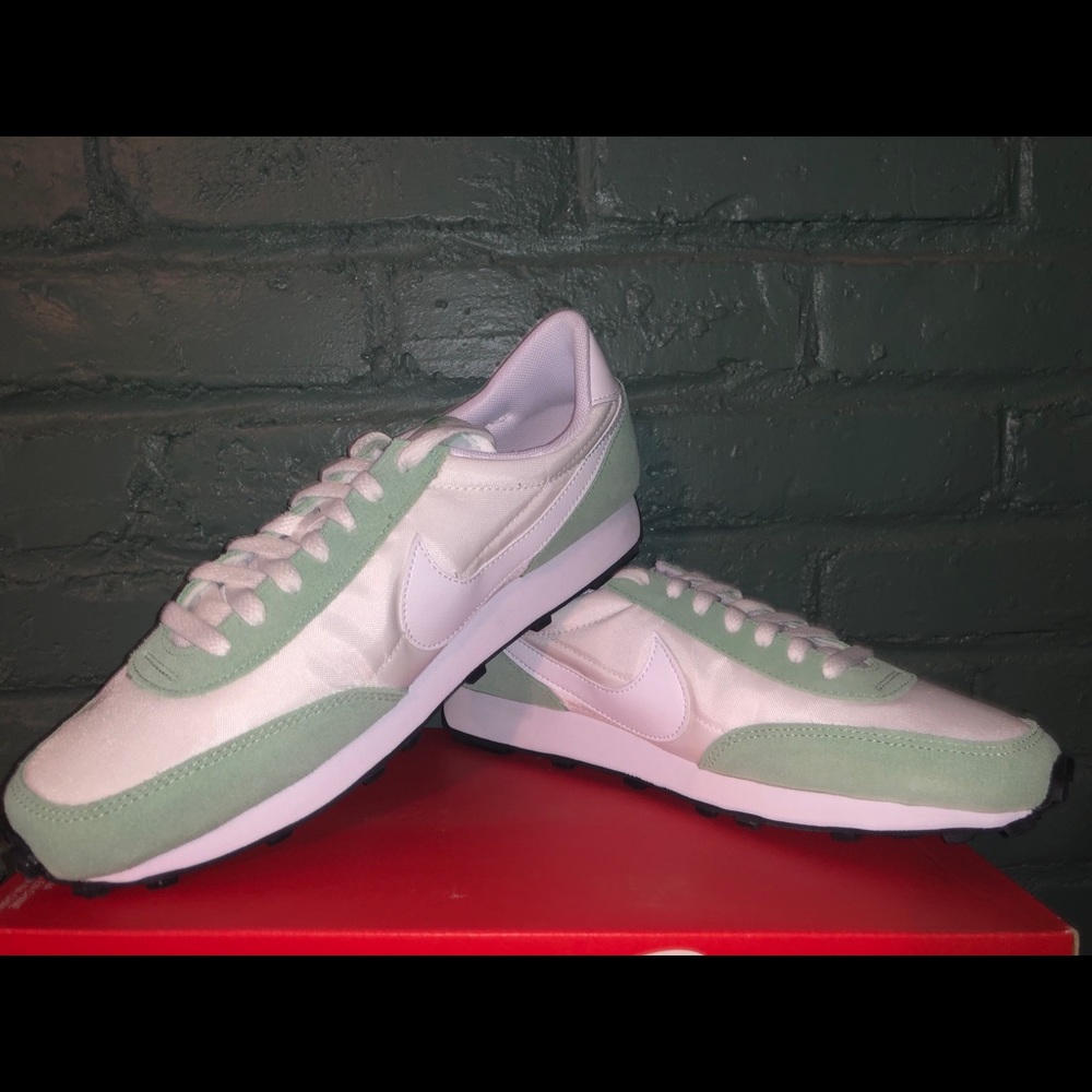 Nike Daybreak Enamel Green